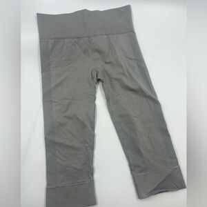 Lululemon Compression Capris Woman Grey Size 2-4